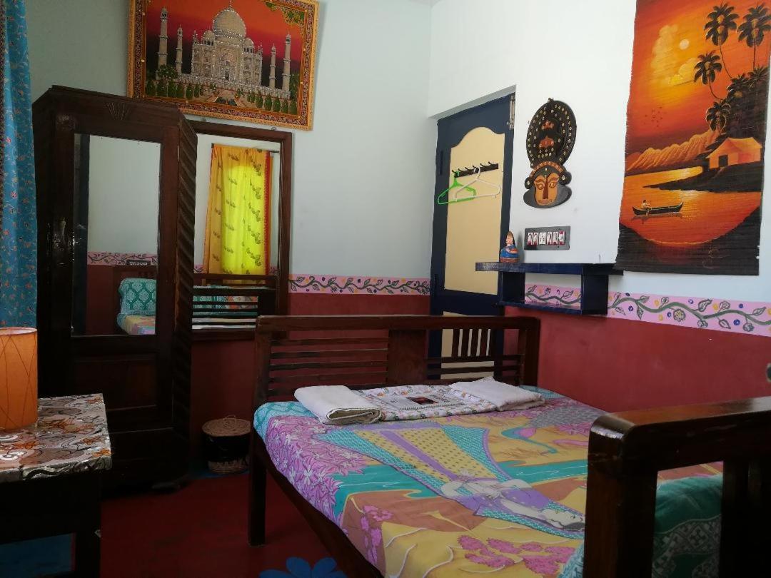 Swades Guest House Puducherry Eksteriør billede